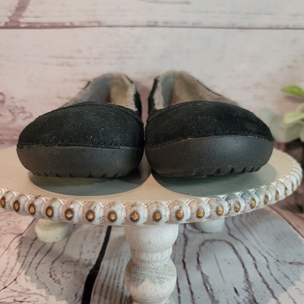 Crocs Mammoth Winter Ballet Flats in black suede. - Picture 7 of 11